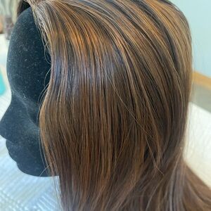 Beautiful long Brown Wig/topper with Auburn Highlights NEW, Heat safe Synthetic